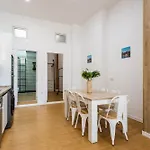 Apartmán Sur Estudio Industrial 2 *